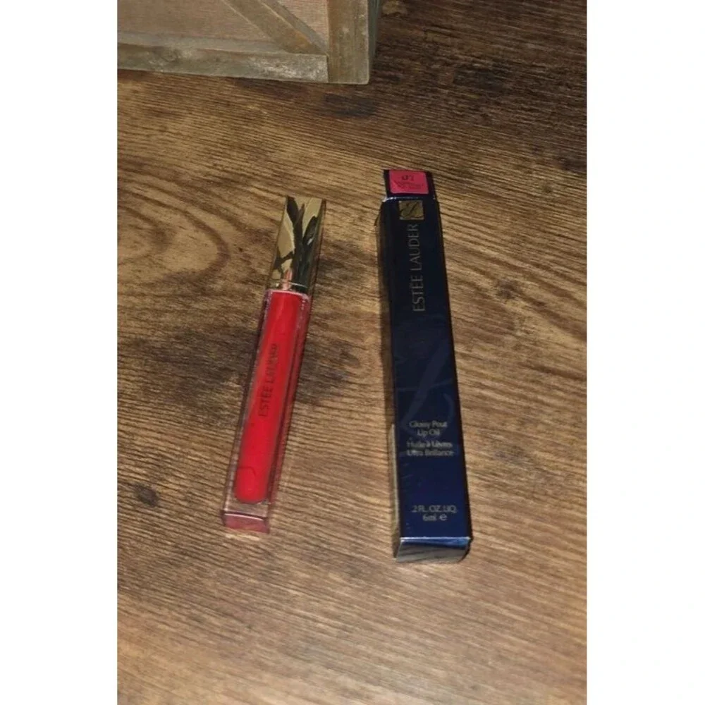 NIB Estēe Estee Lauder Pure Color Glossy Pout Lip Oil – 01 Raspberry Squeeze